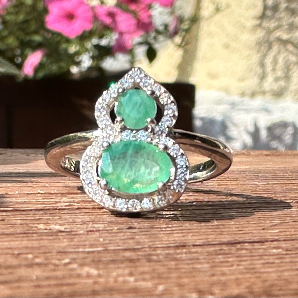 BRAND NEW Emerald Halo Ring, Sterling Silver, Sz 7